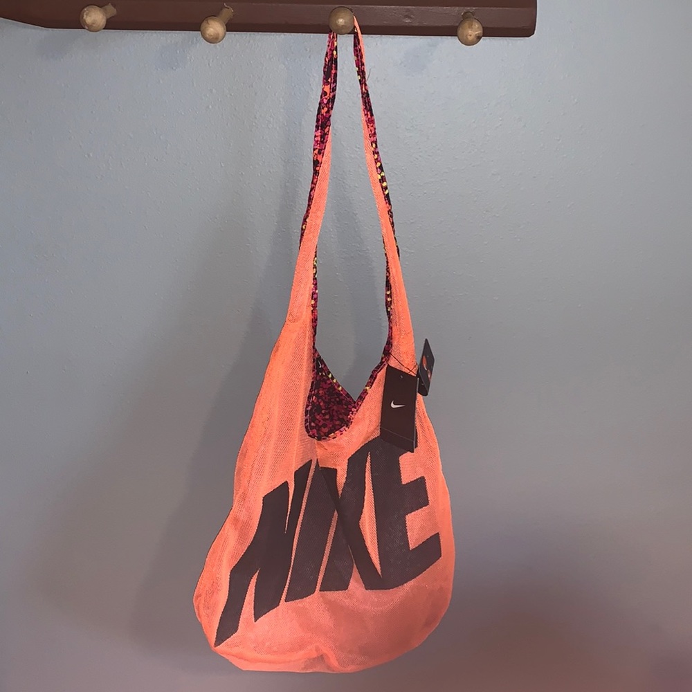 Nike Reversible Bag! Brand new w/ tags attached.